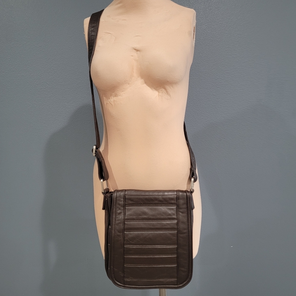 David and Scotti leather messenger flapover crossbody purse